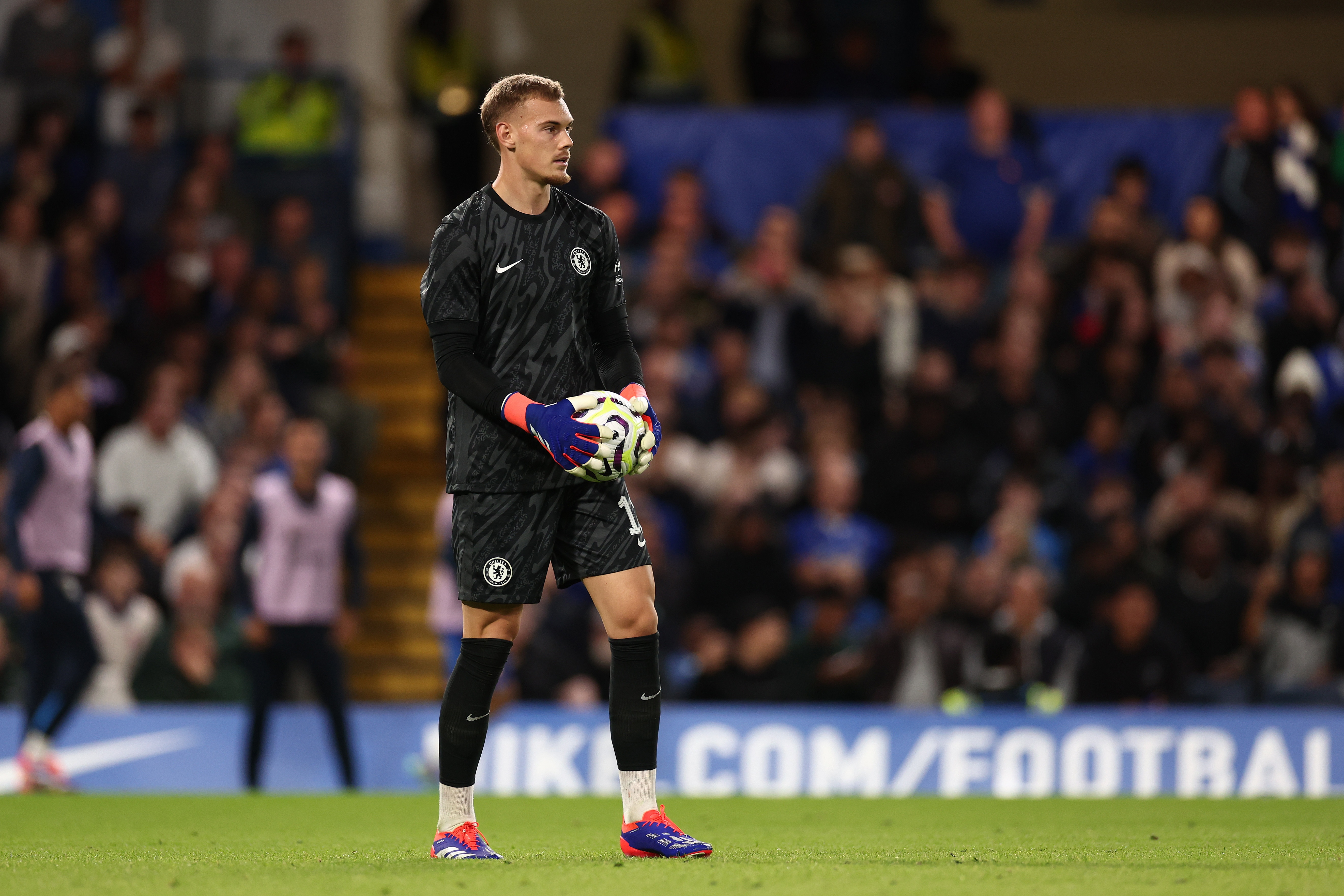 九游体育app官方下载-天空体育：切尔西二门约恩森吸引多队关注，但蓝军不打算放人